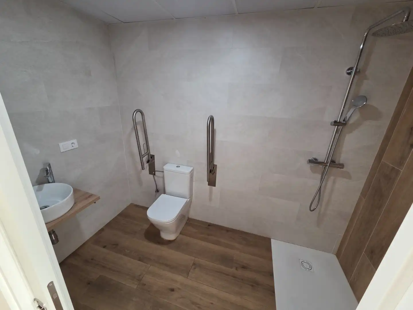 Baño de Planta baja en venta en Premià de Mar con Aire acondicionado, Calefacción y Horno
