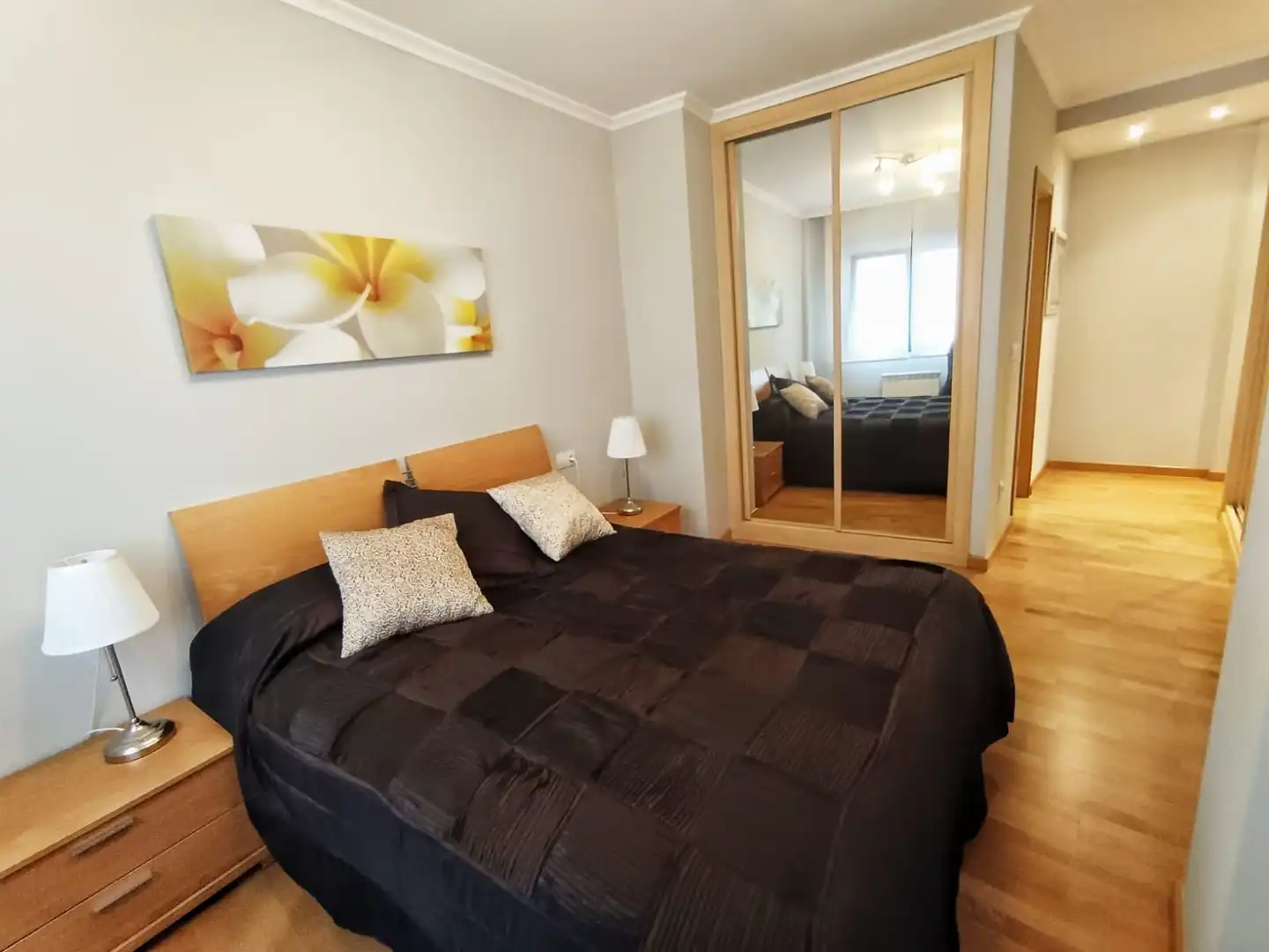 Schlafzimmer von Wohnung zur Miete in Pontevedra Capital  mit Heizung und Möbliert
