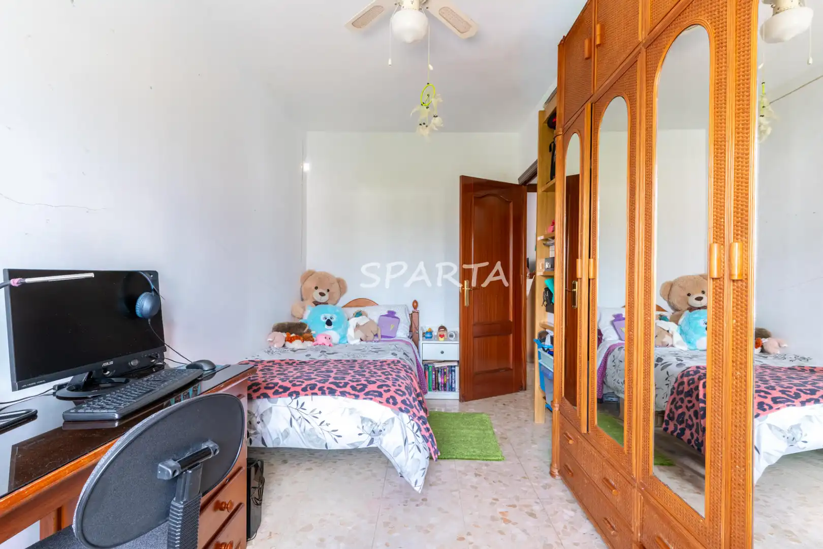 Habitación de Piso en venta en Castilleja de la Cuesta con Aire acondicionado, Horno y Microondas