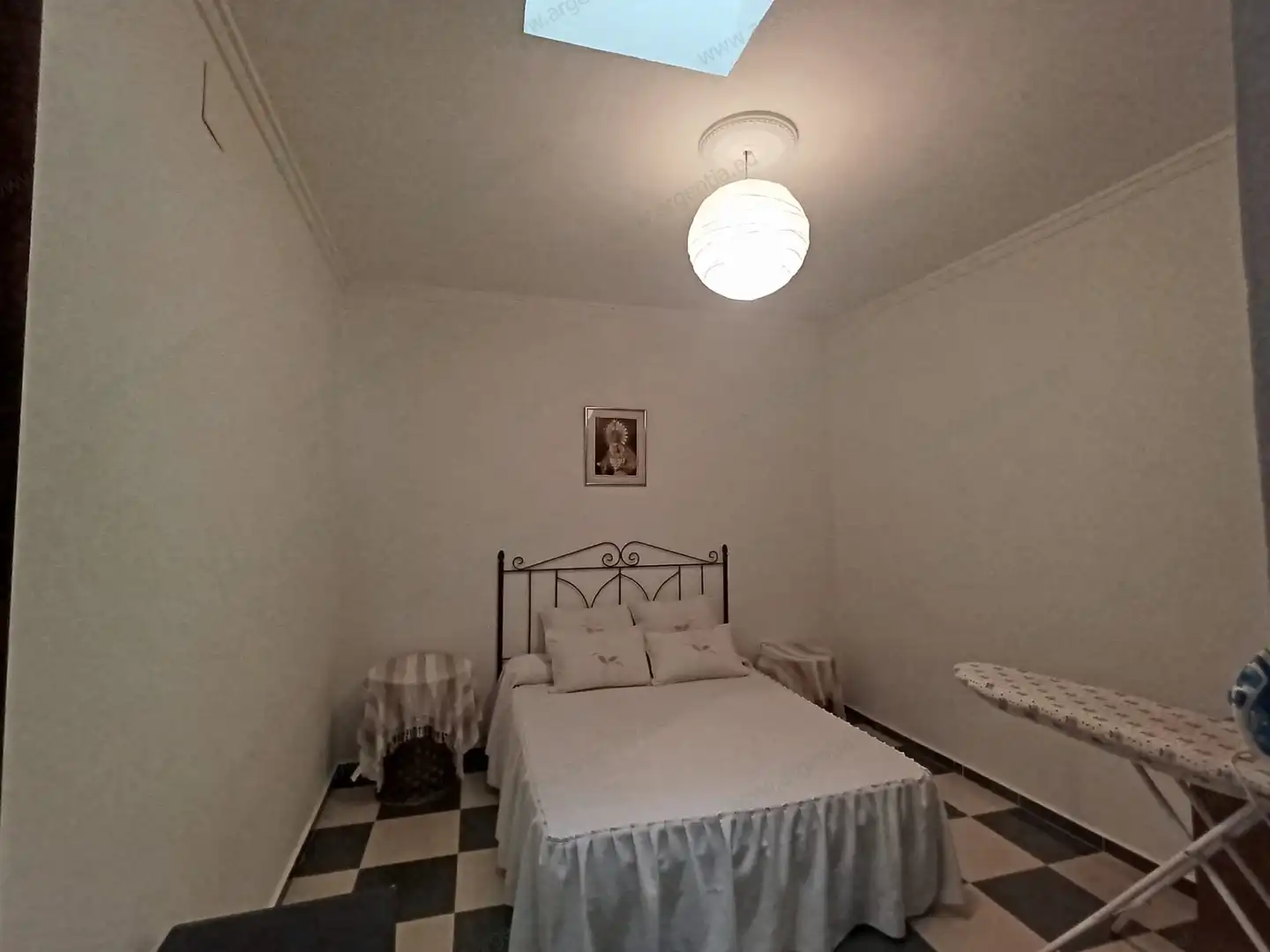 Habitación de Piso en venta en Almadén de la Plata con Aire acondicionado, Terraza y Amueblado