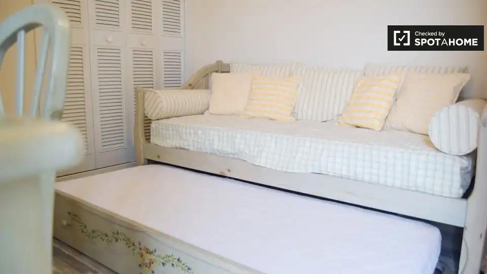Room in Urbadiez - Entrepuentes