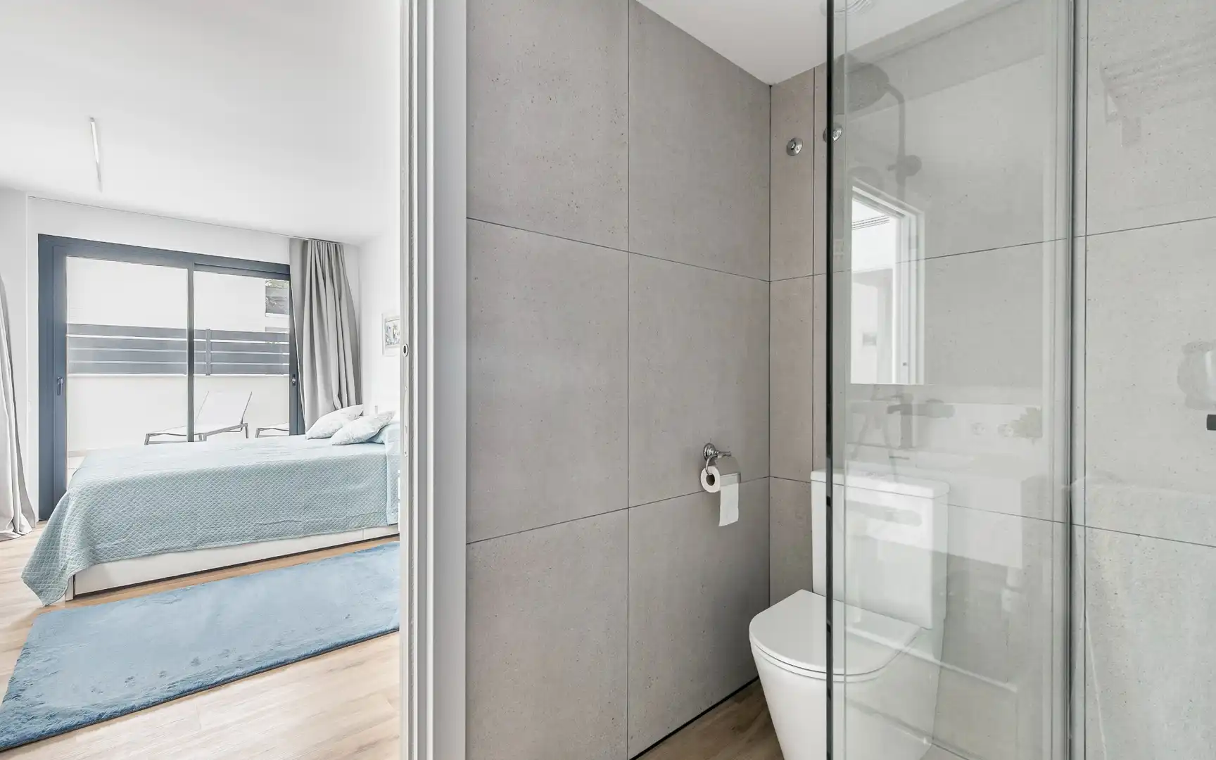 Baño de Piso de alquiler en Sant Boi de Llobregat con Aire acondicionado, Calefacción y Jardín privado