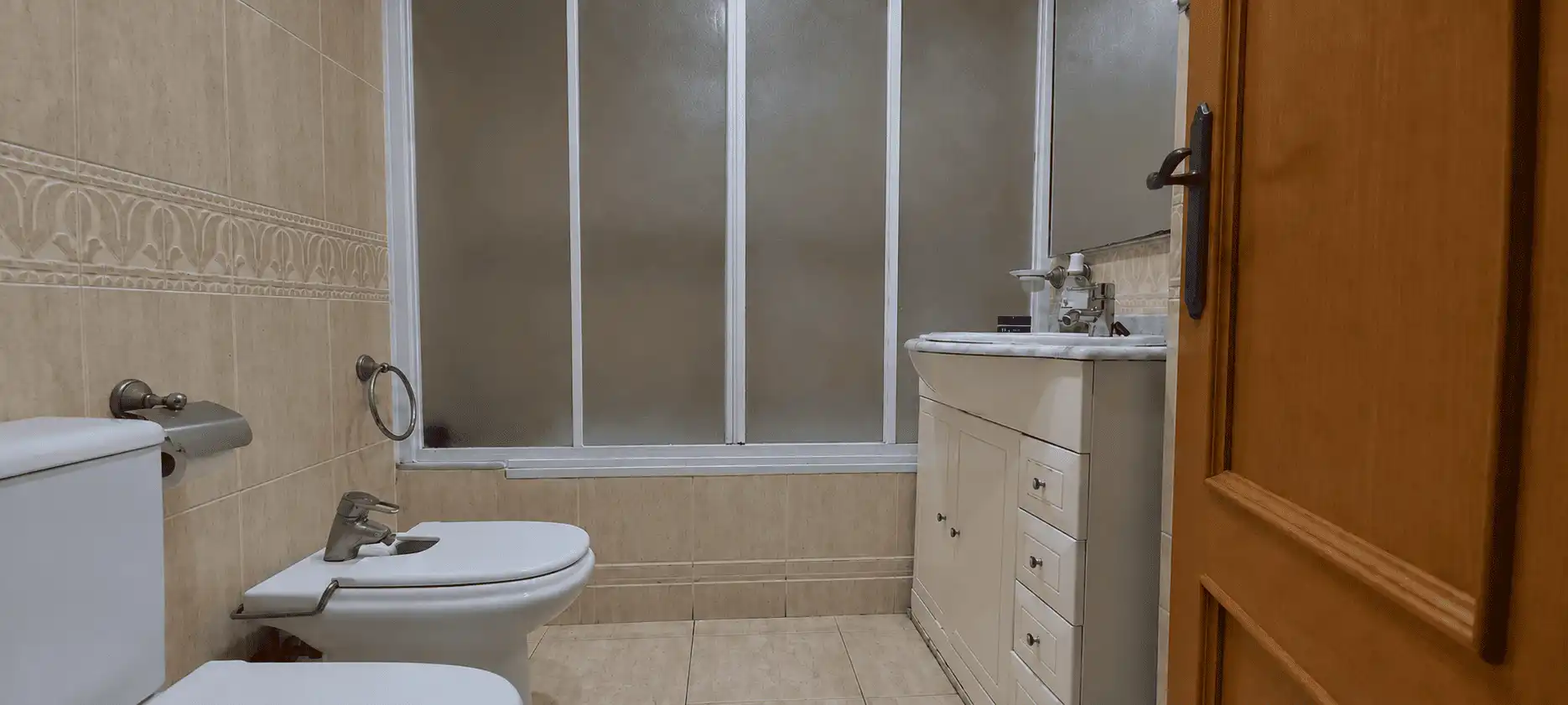 Bathroom of Flat for sale in Playa de Gandia