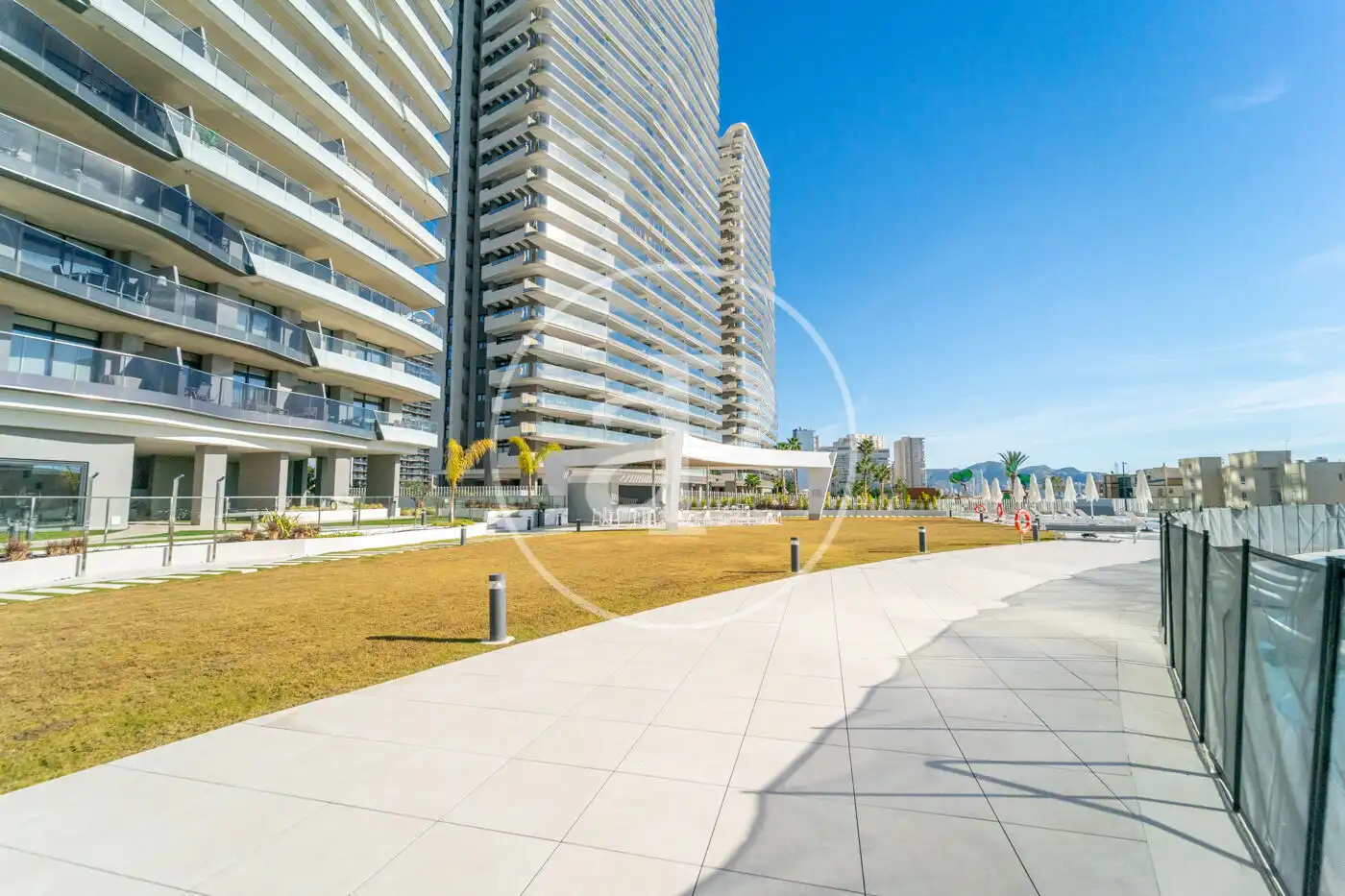 Vista exterior de Piso en venta en Benidorm con Aire acondicionado, Calefacción y Jardín privado