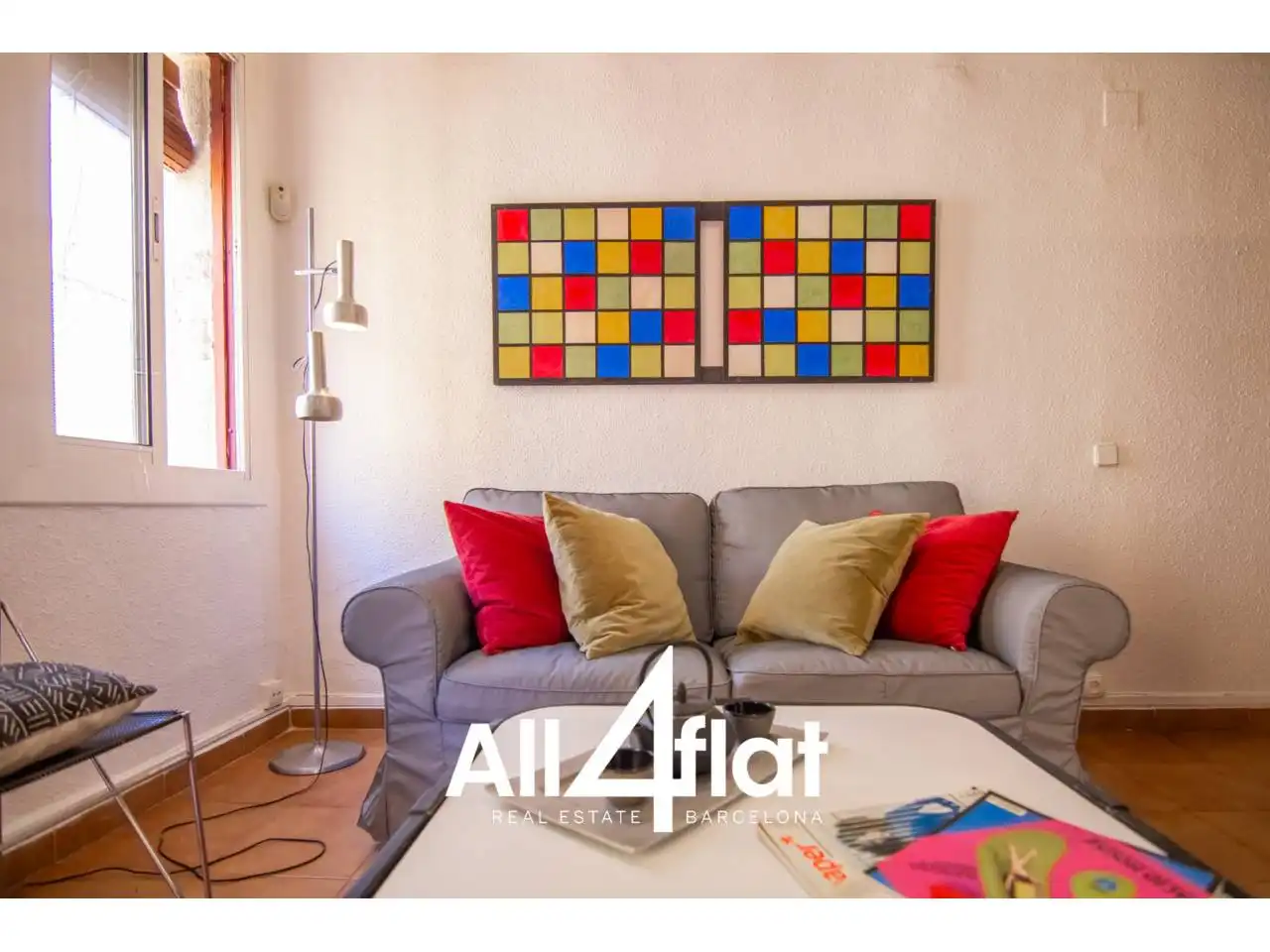 Sala d'estar de Pis de lloguer en Barcelona amb Parquet, Moblat i Balcó