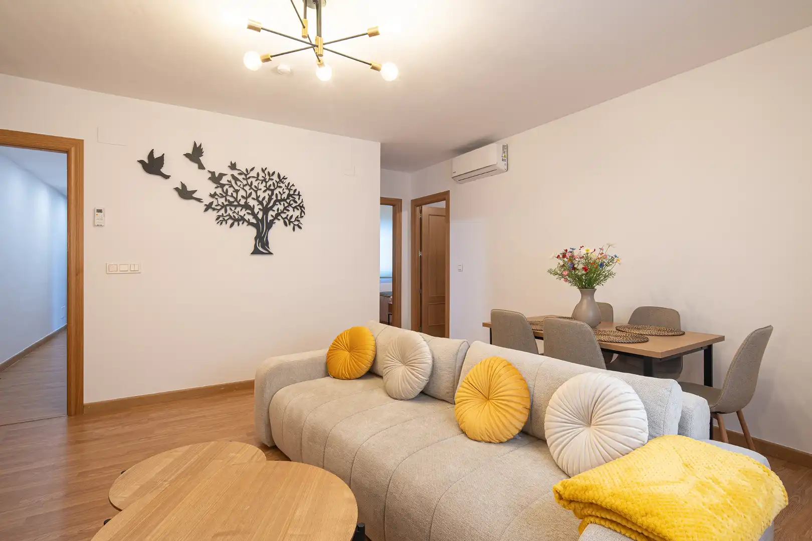 Sala d'estar de Pis en venda en Monachil amb Aire condicionat, Parquet i Moblat