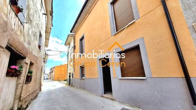 Casa-chalet en Venta en Fresno de Río Tirón