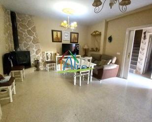 Sala d'estar de Casa adosada en venda en Almonte amb Aire condicionat, Terrassa i Traster