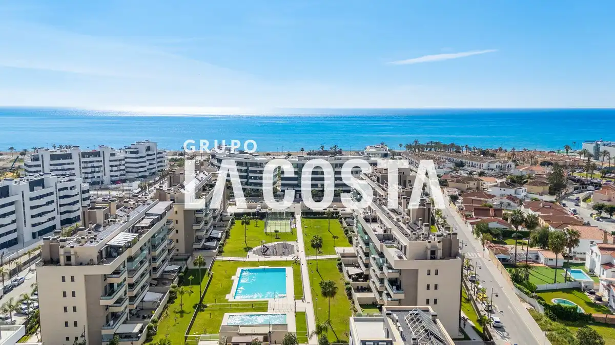 Vista exterior de Ático en venta en Torremolinos con Aire acondicionado, Terraza y Trastero