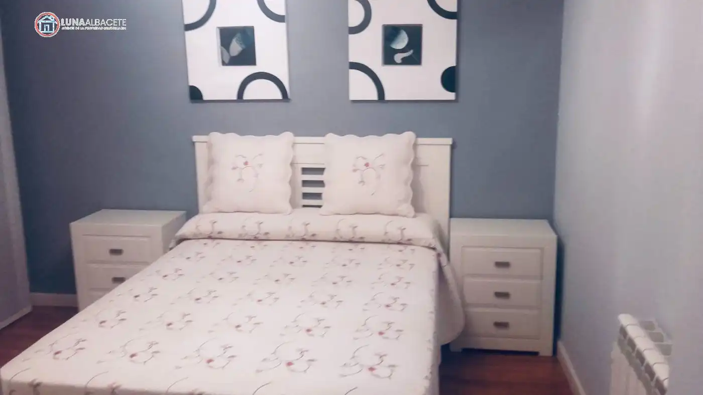 Schlafzimmer von Einfamilien-Reihenhaus zur Miete in Albacete mit Heizung und Terrasse