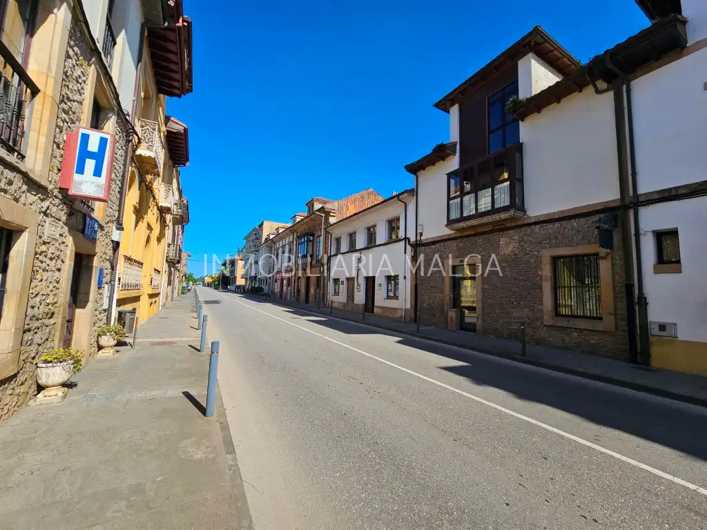Vista exterior de Casa adosada en venda en Colunga amb Calefacció, Parquet i Terrassa