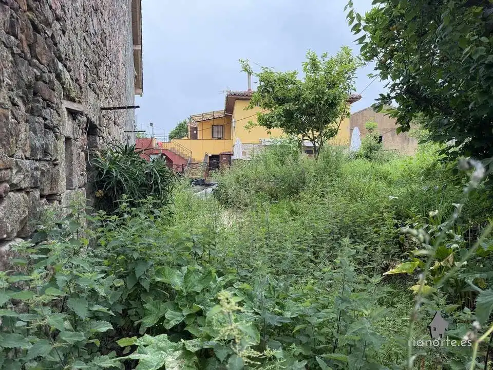 Casa adosada en venda en Villaviciosa amb Jardí privat