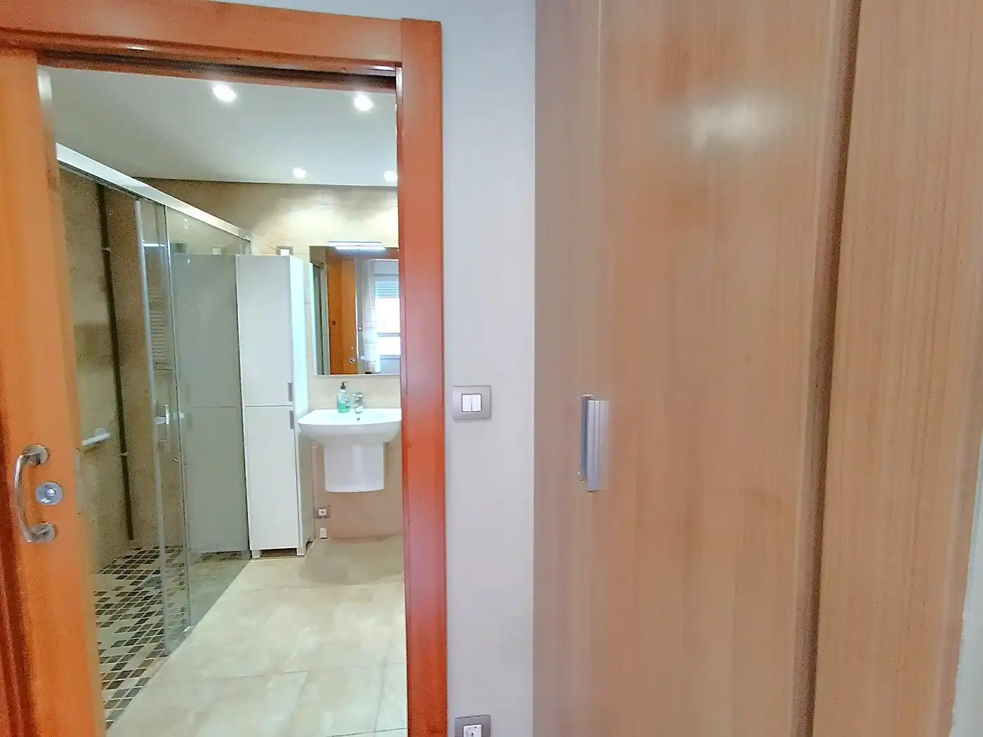 Bany de Apartament en venda en Sopela amb Aire condicionat, Terrassa i Moblat