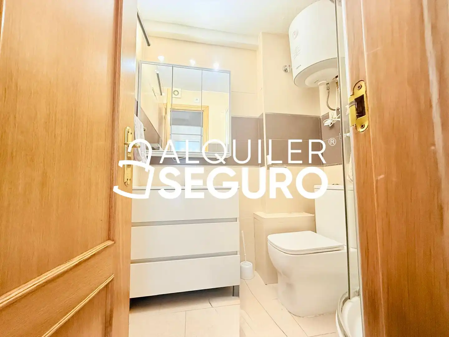 Bathroom of Flat for rent in Tetuán
