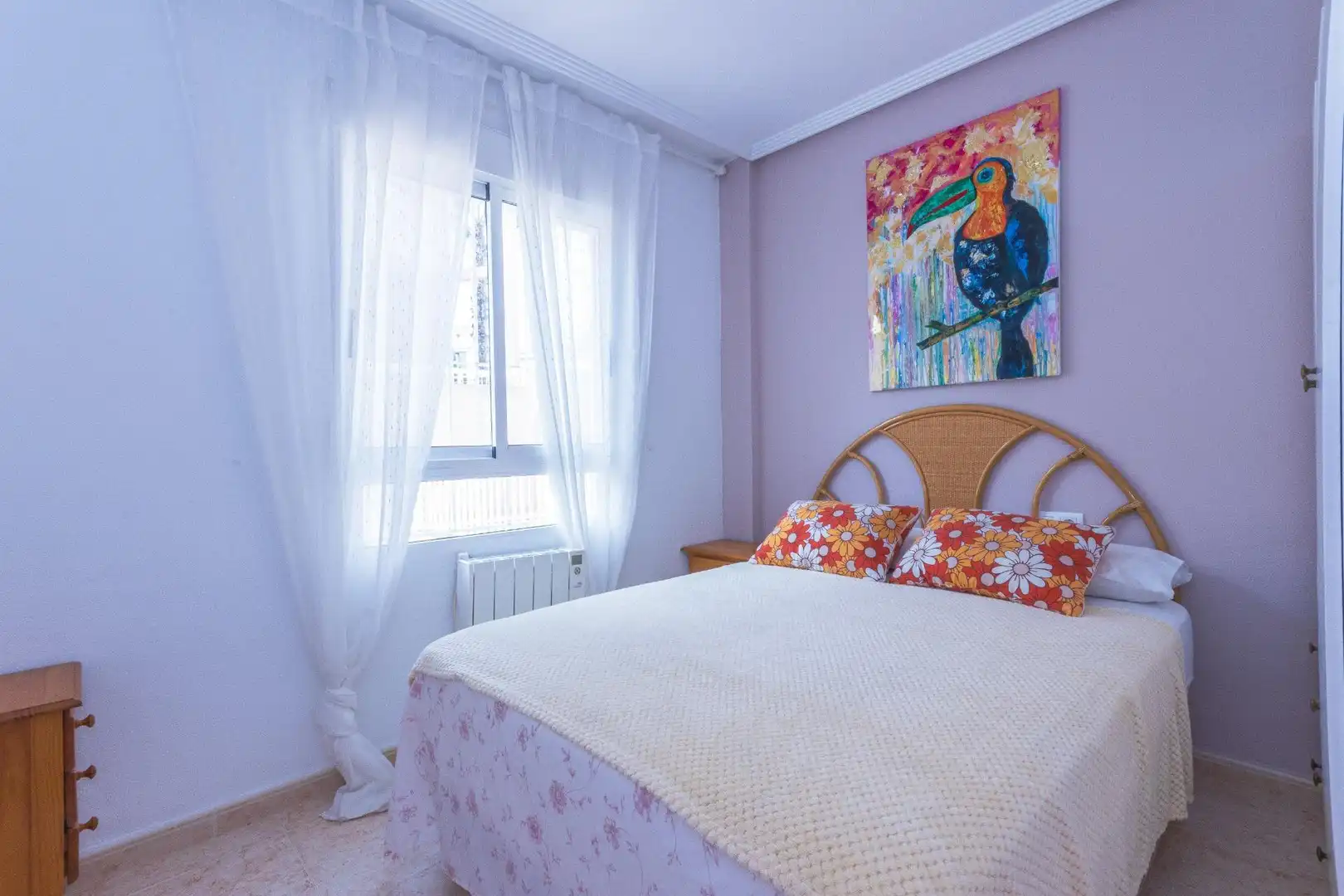 Dormitori de Apartament de lloguer en Torrevieja amb Aire condicionat, Jardí privat i Terrassa