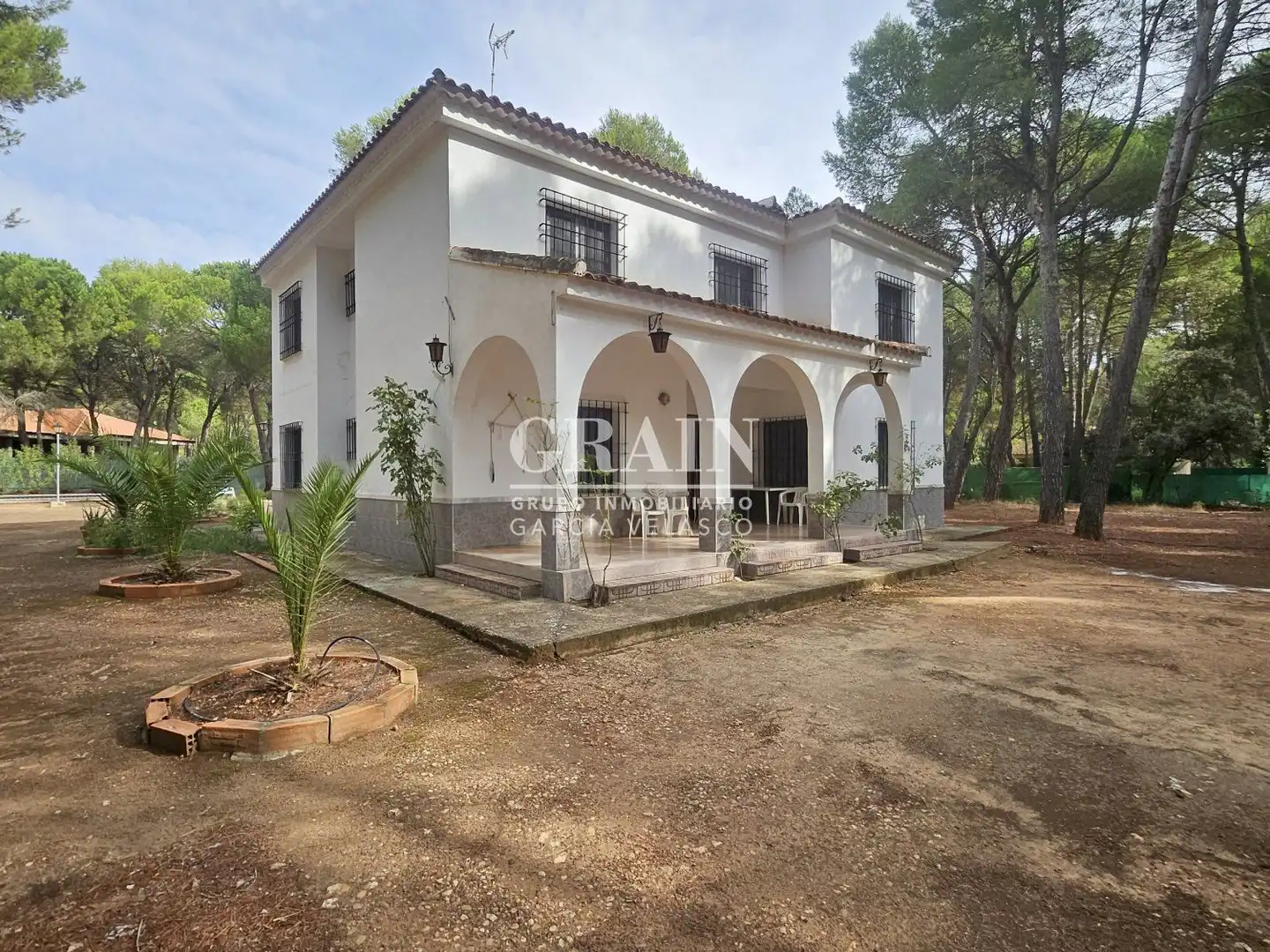Detached house with pool for sale in Pedanías - Extrarradio