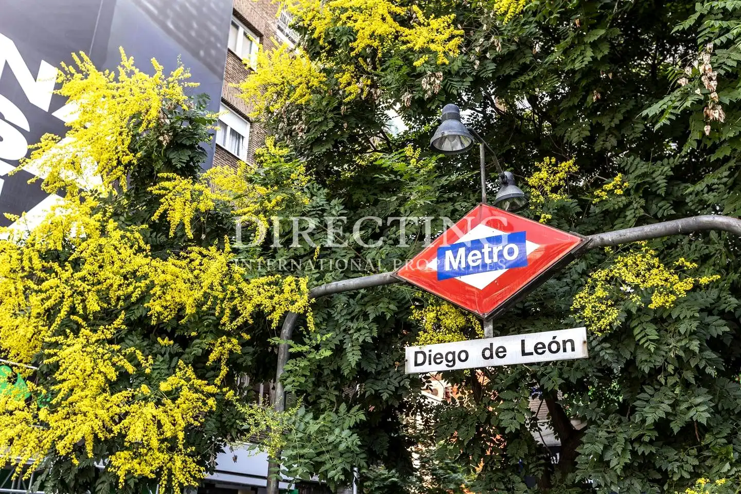 Vista exterior de Piso en venta en Madrid con Calefacción