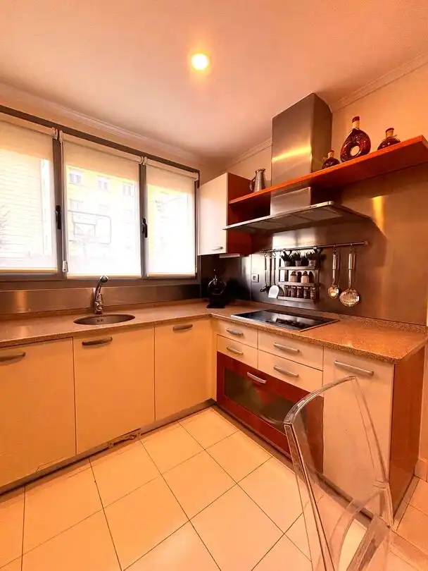 Küche von Einfamilien-Reihenhaus zum Verkauf in Sopela mit Heizung, Privatgarten und Terrasse