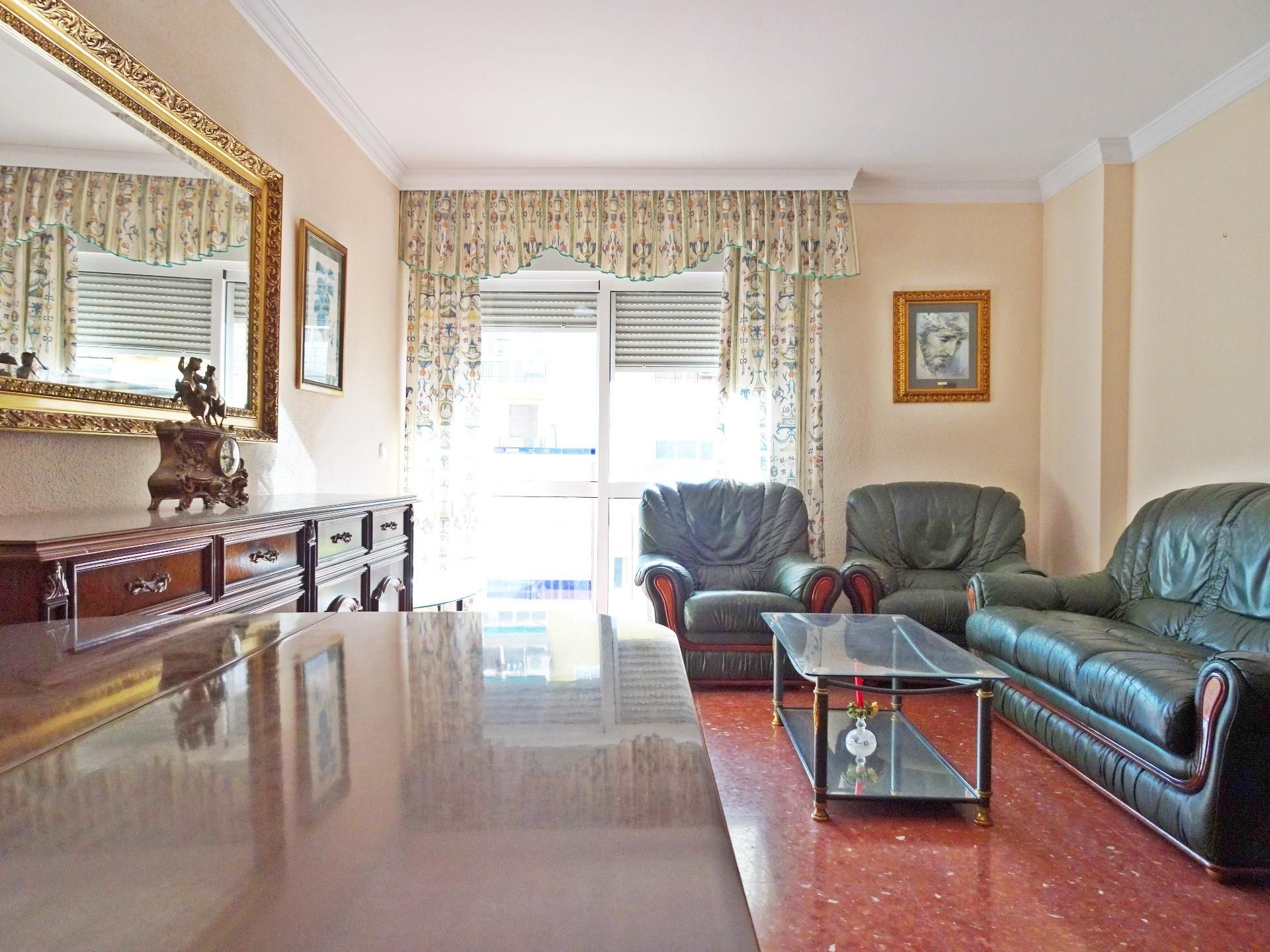 Living room of Flat for sale in Málaga Capital  with Terrace and Furnished