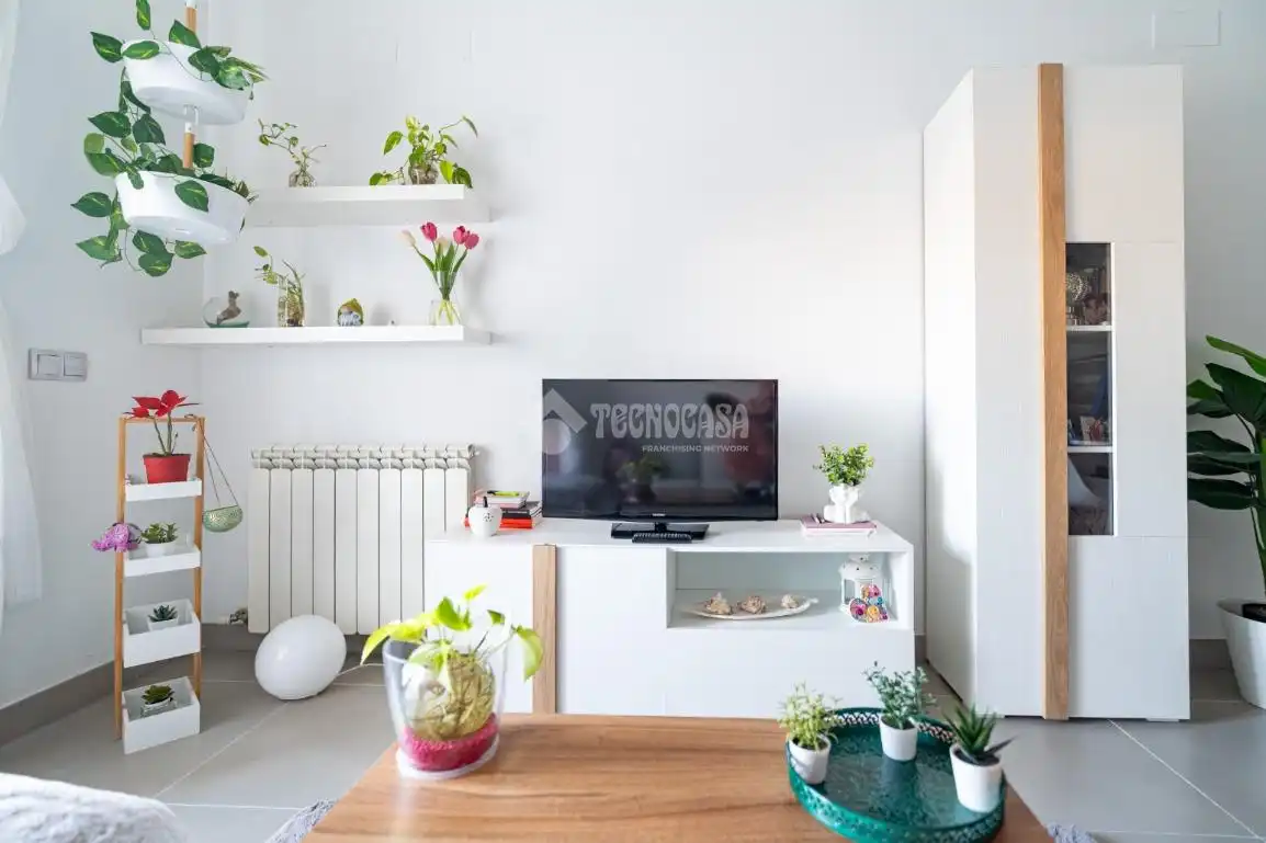 Living room of Flat for sale in Granada  with Air Conditioner, Heating and Terrace
