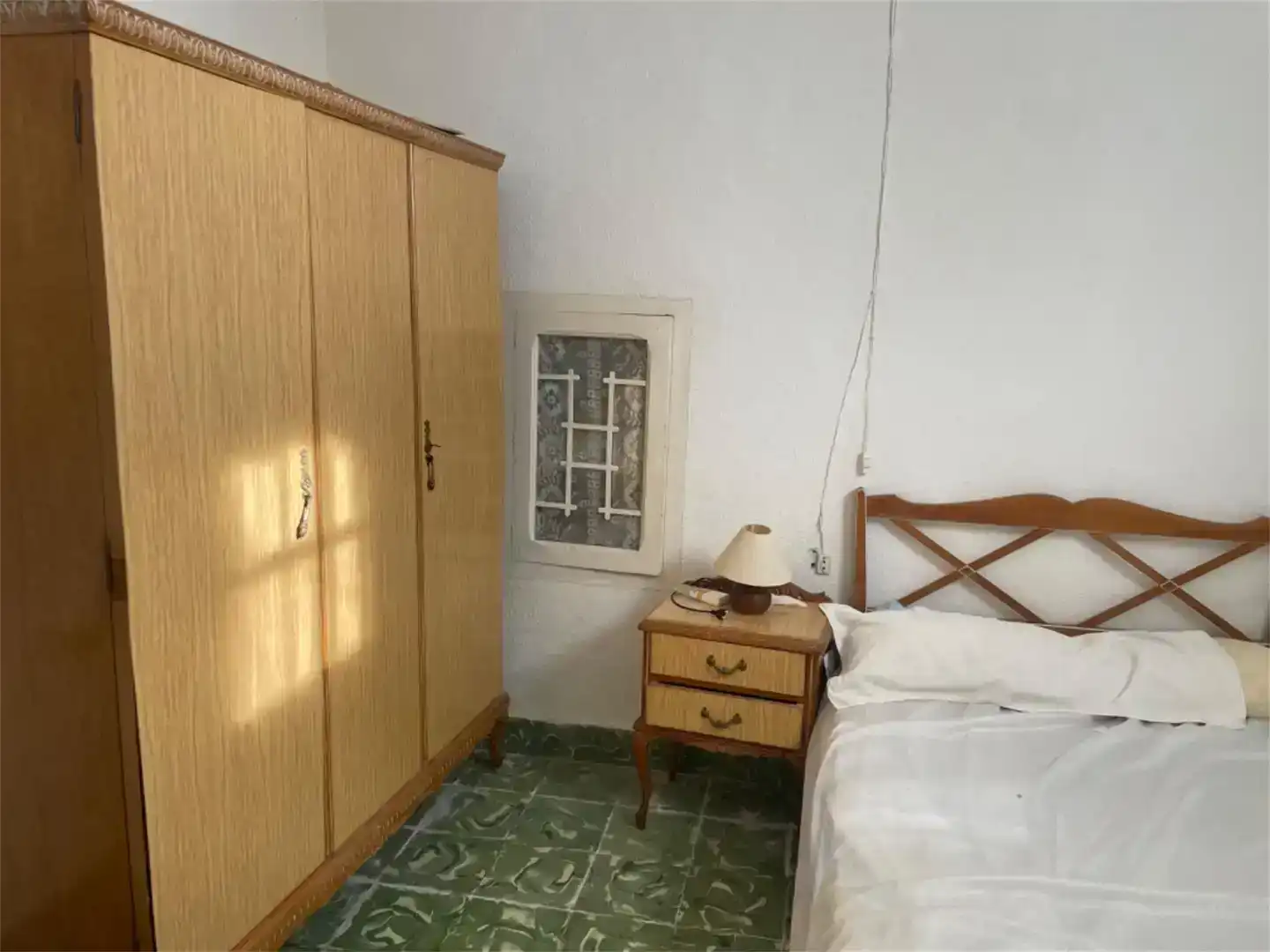 Dormitori de Casa adosada en venda en Jarque de la Val amb Jardí privat, Traster i Moblat