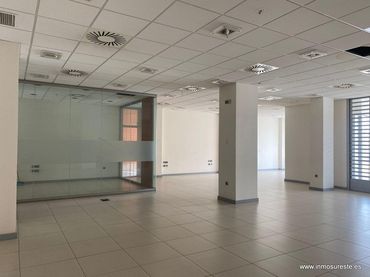 Local comercial de lloguer a Orihuela ciudad
