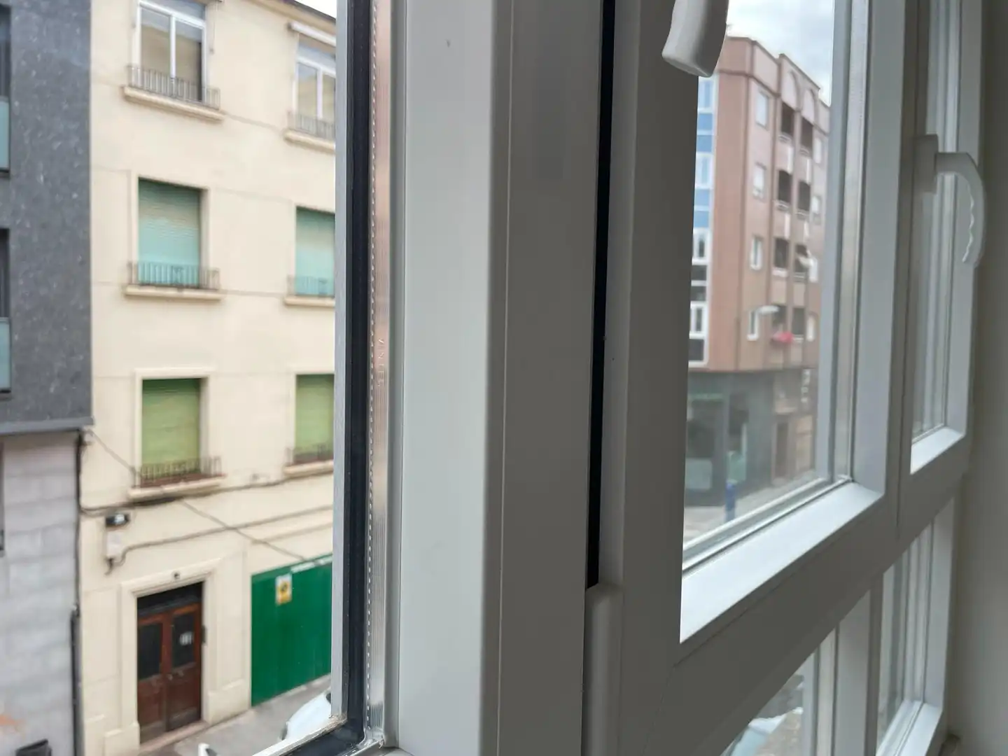 Vista exterior de Apartamento de alquiler en Ponferrada con Calefacción, Terraza y Trastero