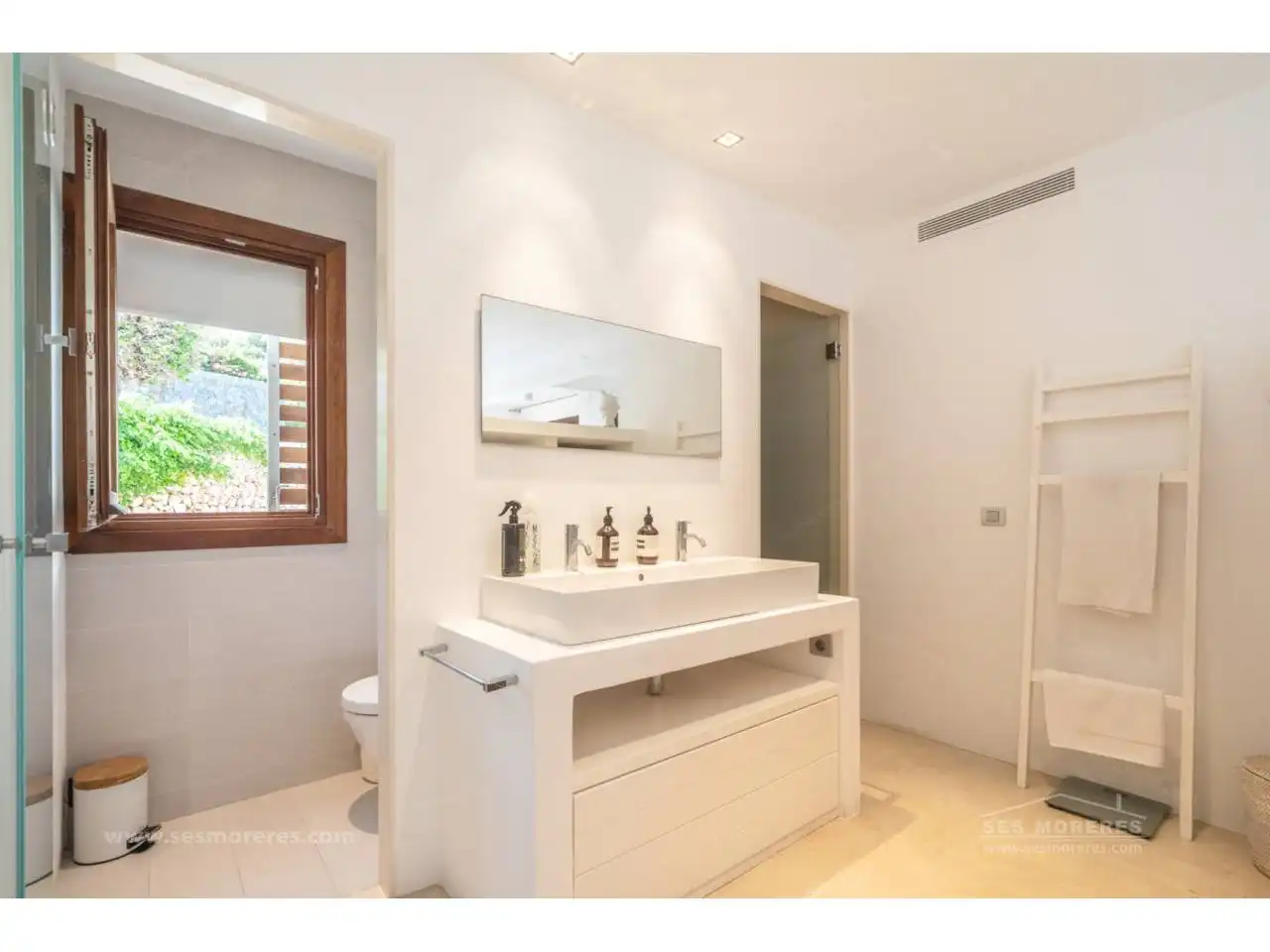 Bany de Casa o xalet en venda en Maó - Mahón amb Aire condicionat, Jardí privat i Terrassa