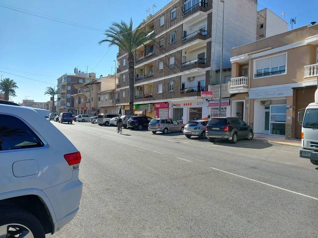 Local comercial en Alquiler en Catral