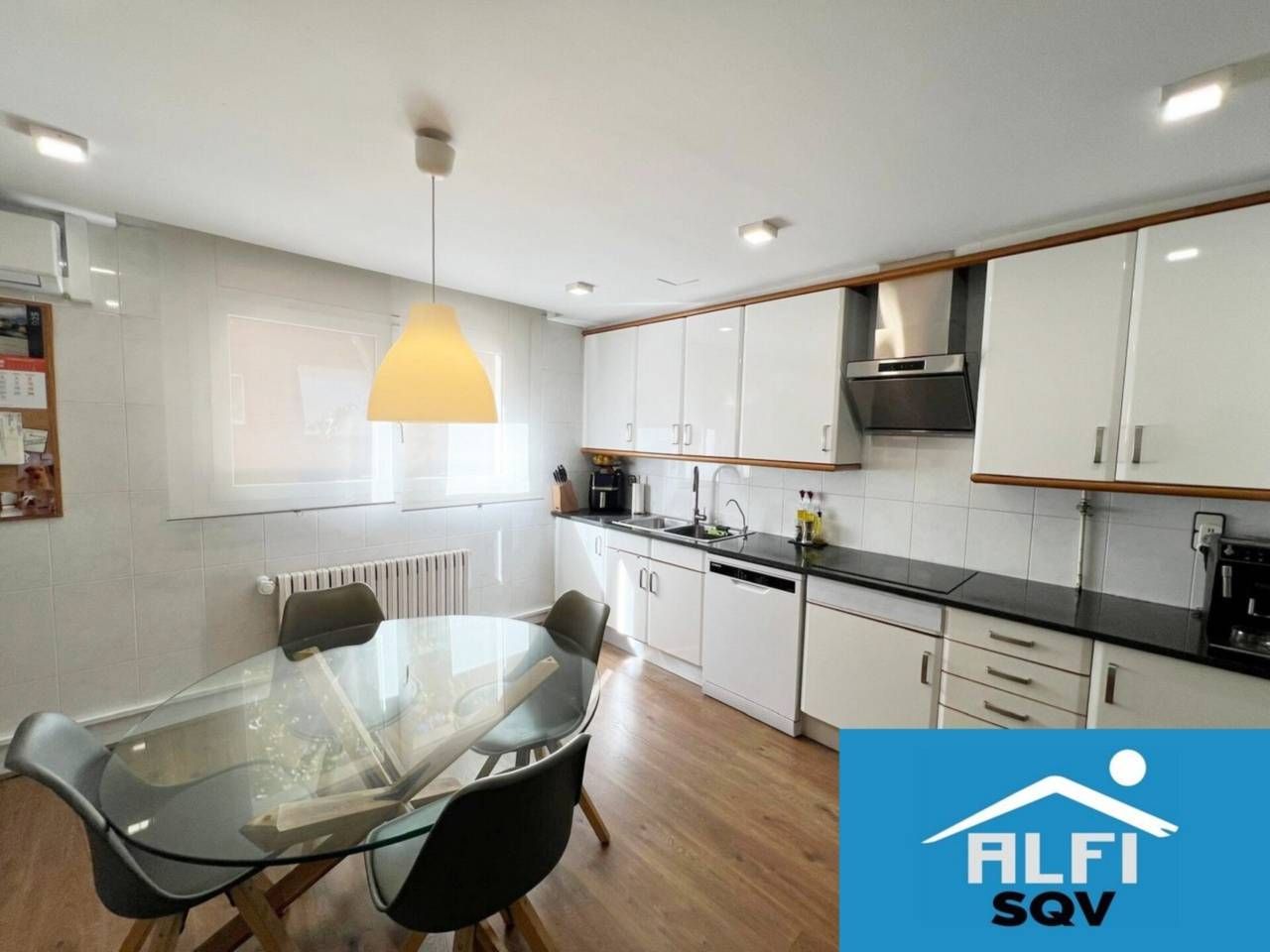 Kitchen of Flat for sale in Sant Quirze del Vallès  with Air Conditioner, Heating and Parquet flooring