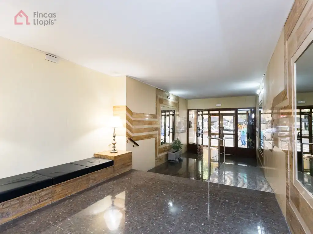 Piso en venta en Barcelona con Balcón
