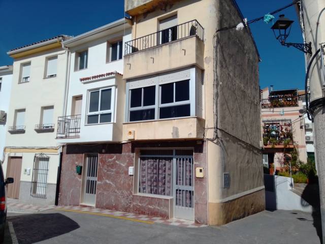 Casa adosada en Venta en Plaza del Carmen en Castillo de Locubín