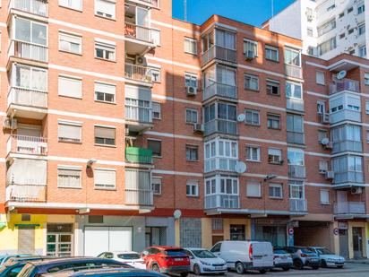 Exterior view of Flat for sale in  Zaragoza Capital  with Heating and Balcony