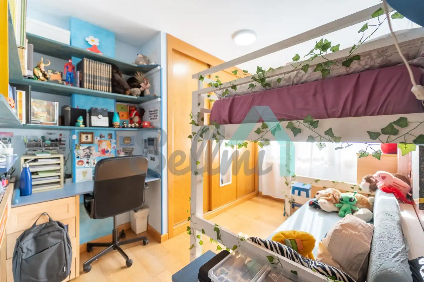 Habitación de Ático en venta en Oviedo  con Calefacción, Parquet y Terraza