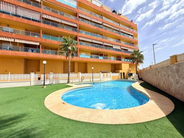 Erdgeschosswohnung mit Pool zum Verkauf in Calle Calle Armada Española