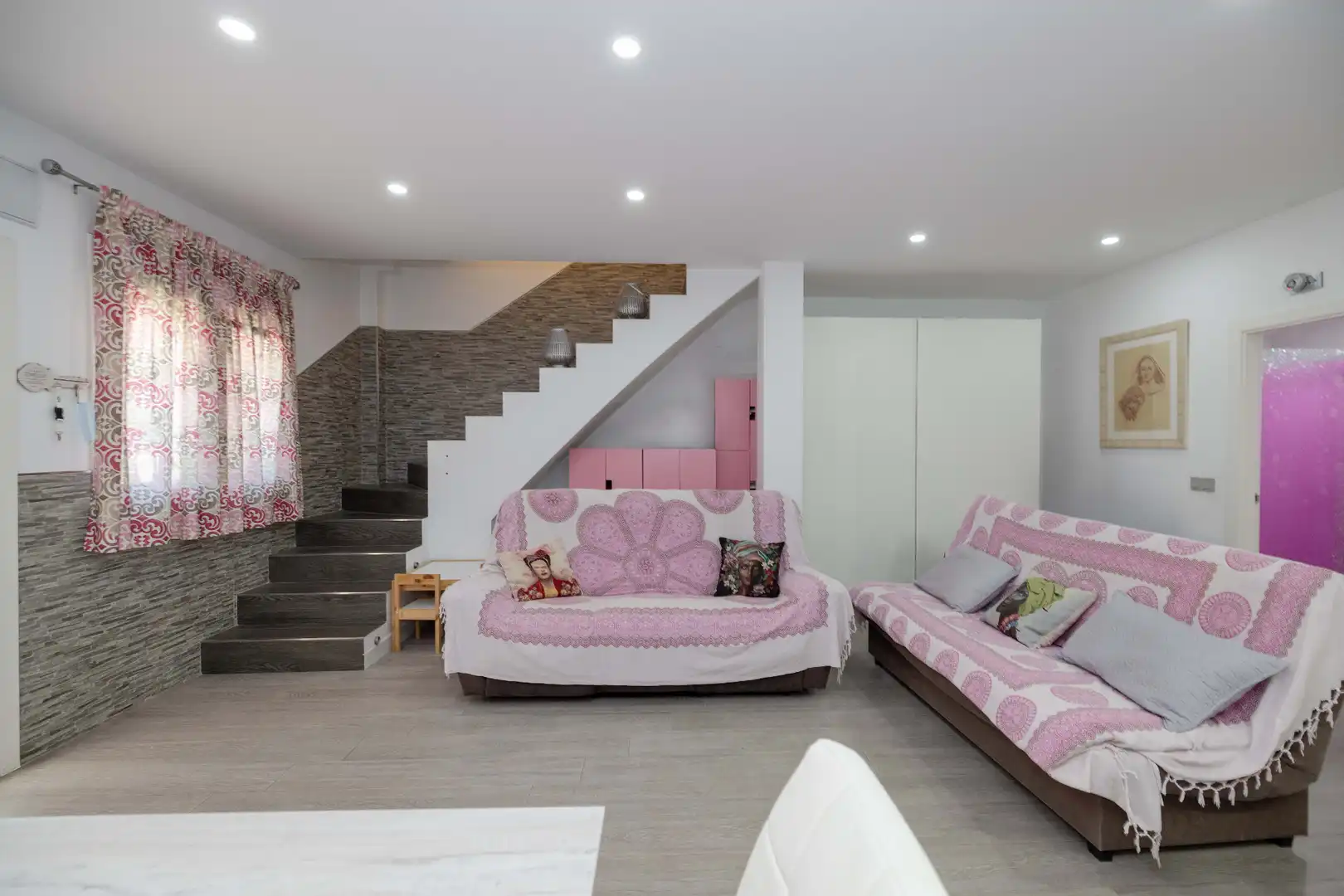 Einfamilien-Reihenhaus zum Verkauf in Málaga mit Klimaanlage, Heizung und Terrasse