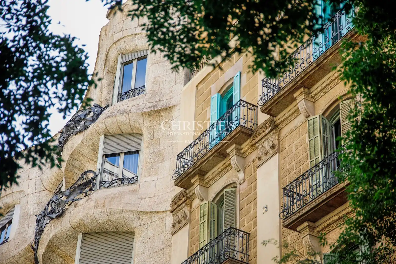 Vista exterior de Dúplex en venda en Barcelona amb Aire condicionat i Terrassa