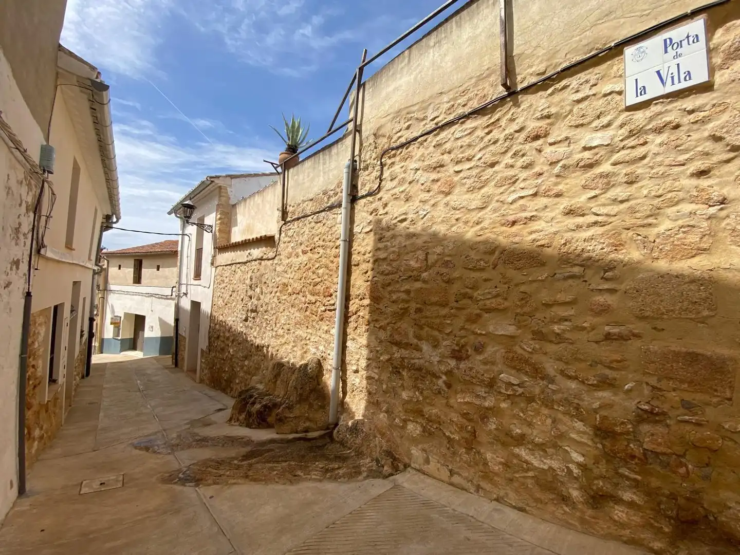 Exterior view of Country homes for sale in Montesa
