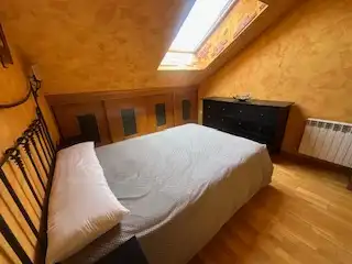 Habitación de Dúplex en venta en León Capital  con Calefacción, Parquet y Terraza