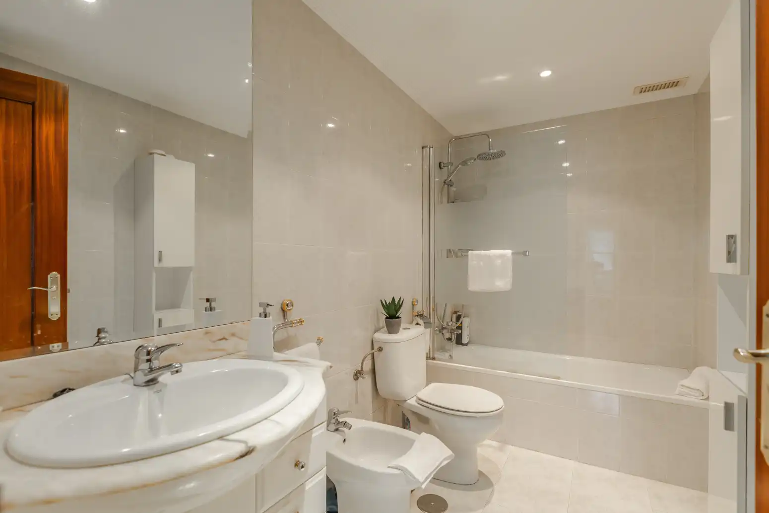 Baño de Piso en venta en  Pamplona / Iruña con Calefacción, Parquet y Terraza