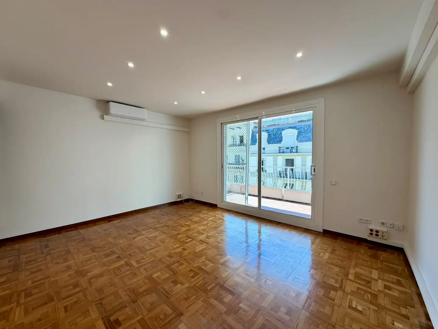 Office space with lift to rent in Carrer de Balmes 181, imagen 3
