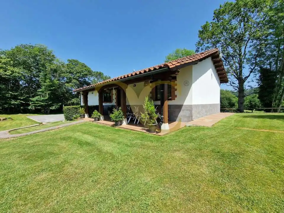 Jardí de Casa o xalet en venda en Llanes amb Calefacció, Jardí privat i Terrassa