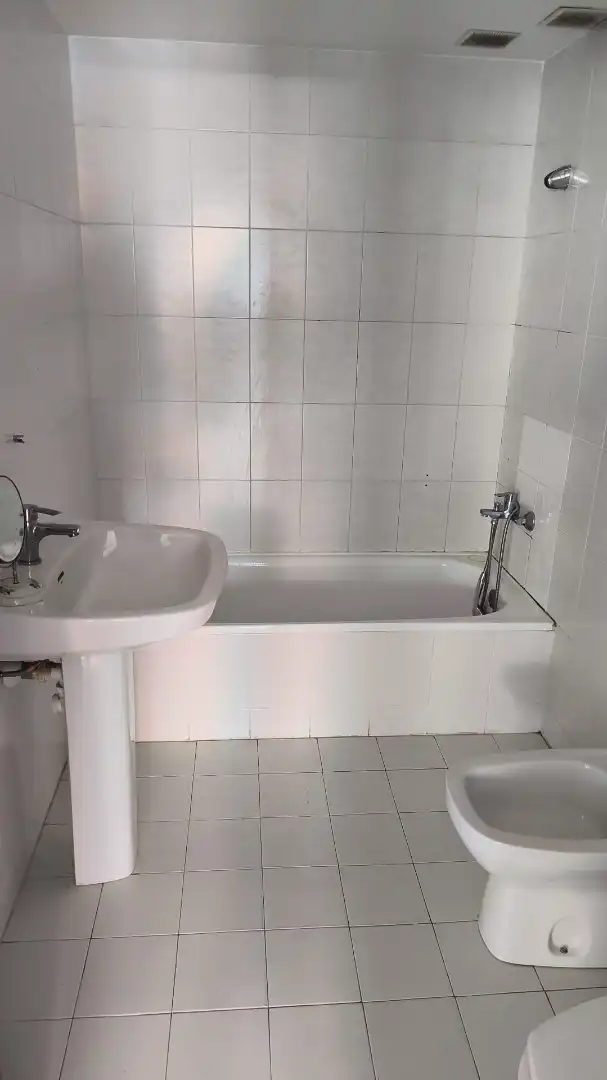 Bany de Pis en venda en Igualada amb Calefacció, Terrassa i Forn