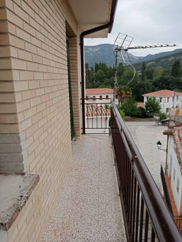 Piso en Venta en Calle Ayuntamiento en Allín / Allin