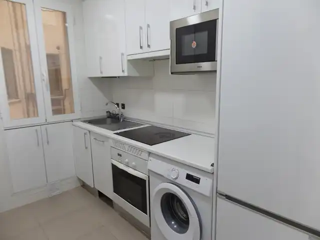 Cocina de Piso en venta en Madrid con Calefacción, Horno y Lavadora