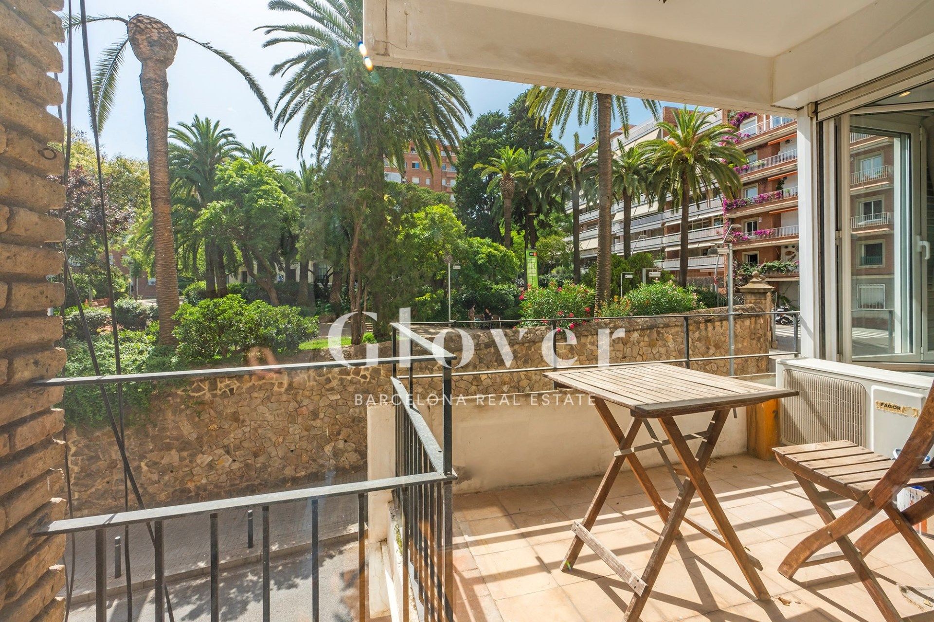 Vista exterior de Planta baixa de lloguer en  Barcelona Capital amb Aire condicionat, Calefacció i Terrassa
