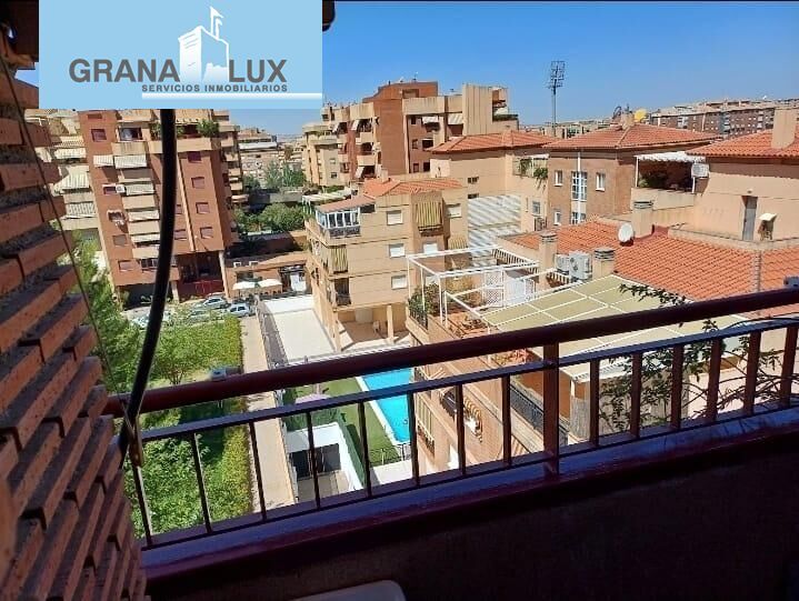 Vista exterior de Pis de lloguer en  Granada Capital amb Aire condicionat i Calefacció