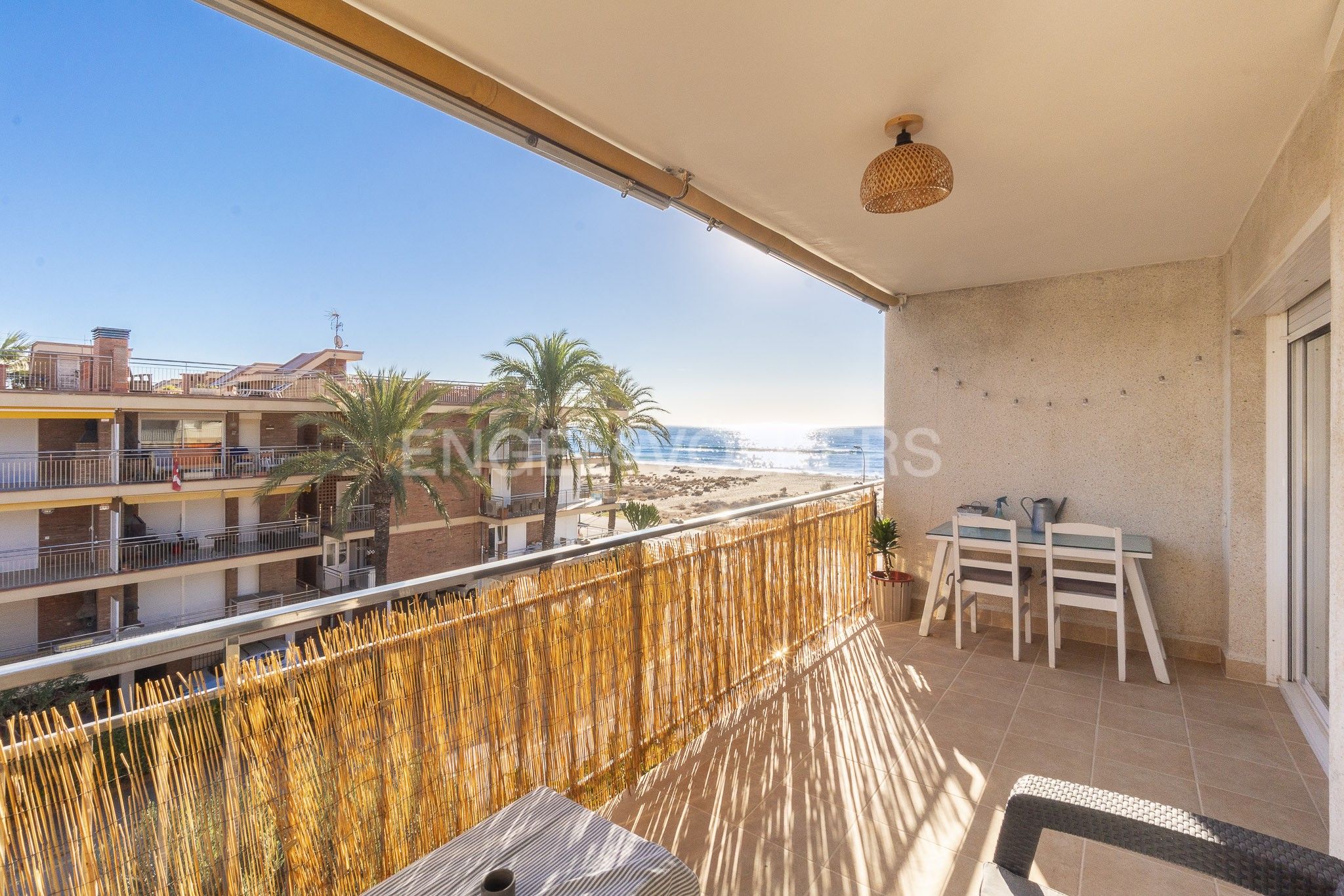 Vista exterior de Ático en venta en Castelldefels con Aire acondicionado, Calefacción y Terraza