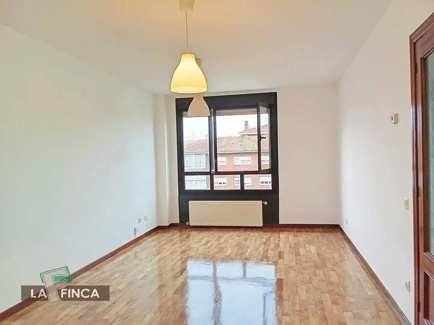 Habitación de Piso en venta en Castrillón con Calefacción, Parquet y Terraza