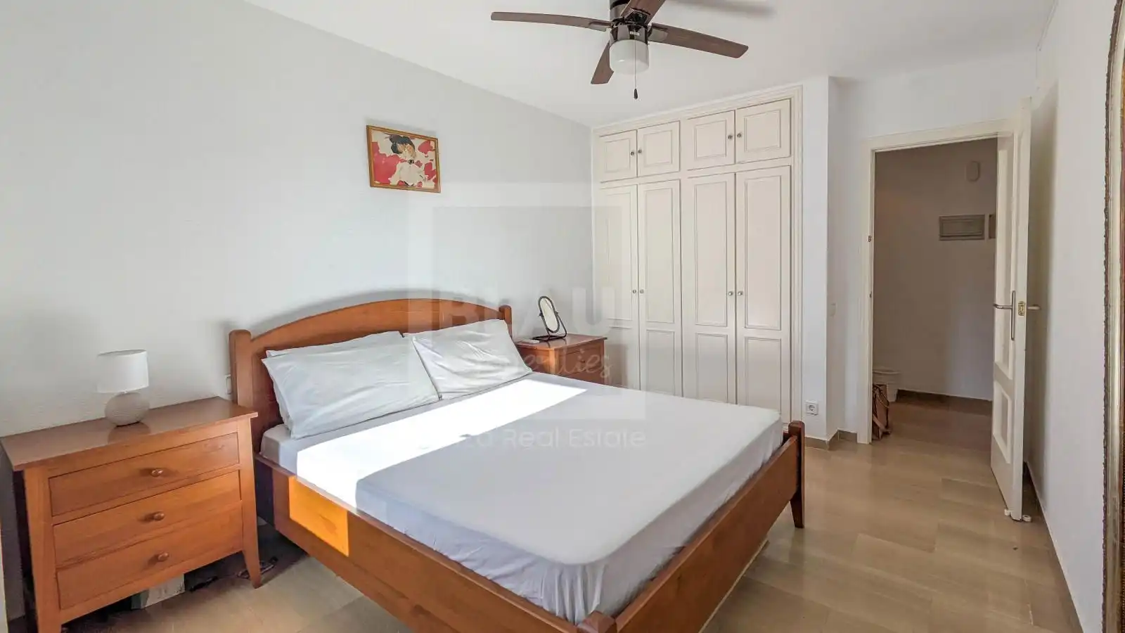 Schlafzimmer von Dachboden zum Verkauf in Sant Josep de sa Talaia mit Klimaanlage, Terrasse und Schwimmbad